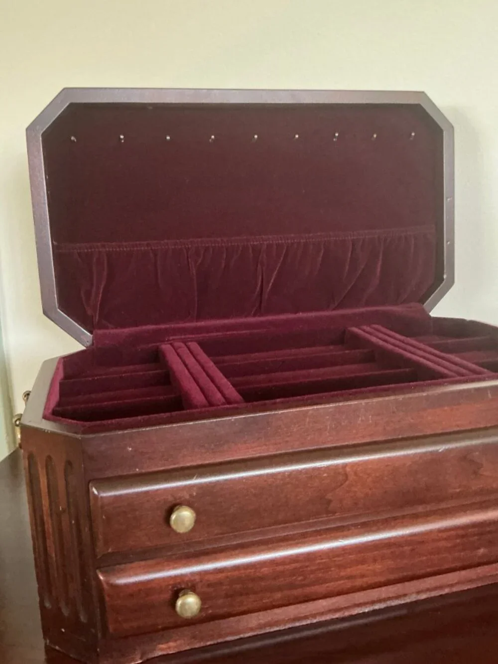 VGUC Reed & Barton Cherry 2-Drawer Jewelry Chest / Box w/ Burgundy Velvet Lining